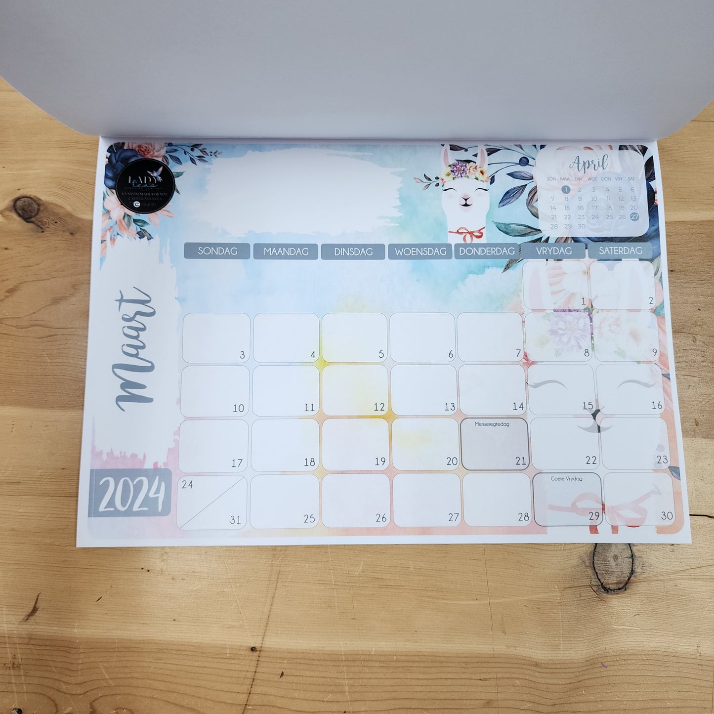 CUTE LAMA DESKPAD