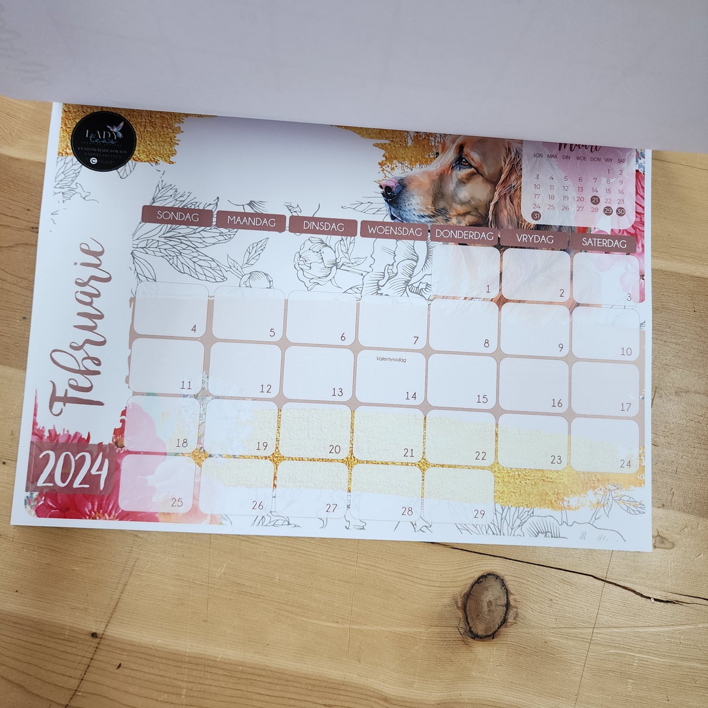 FLORAL LABRADOR DESKPAD