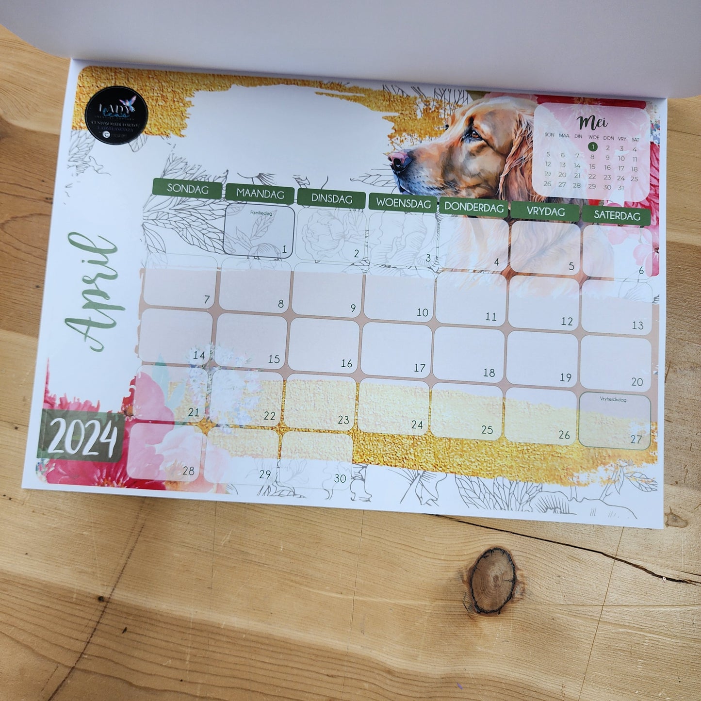 FLORAL LABRADOR DESKPAD