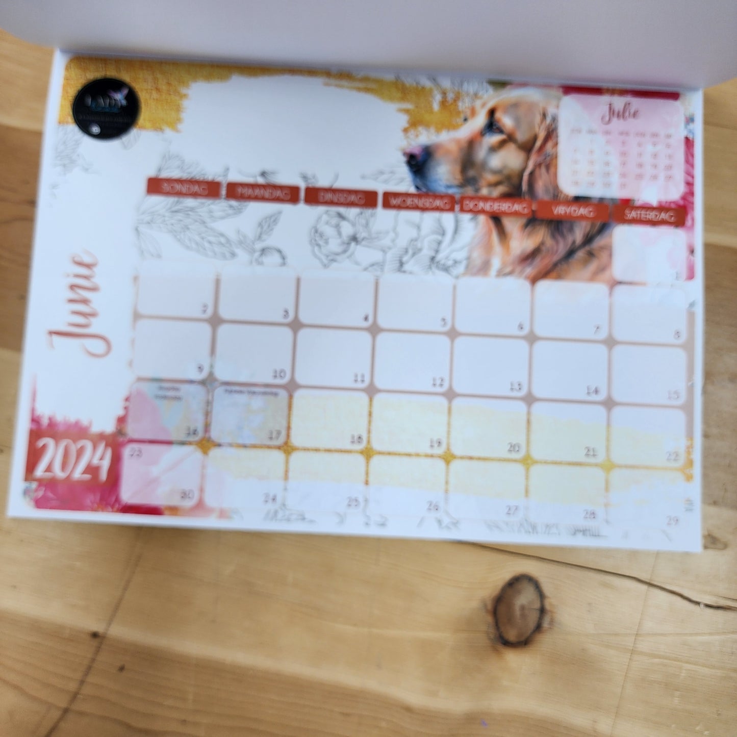 FLORAL LABRADOR DESKPAD