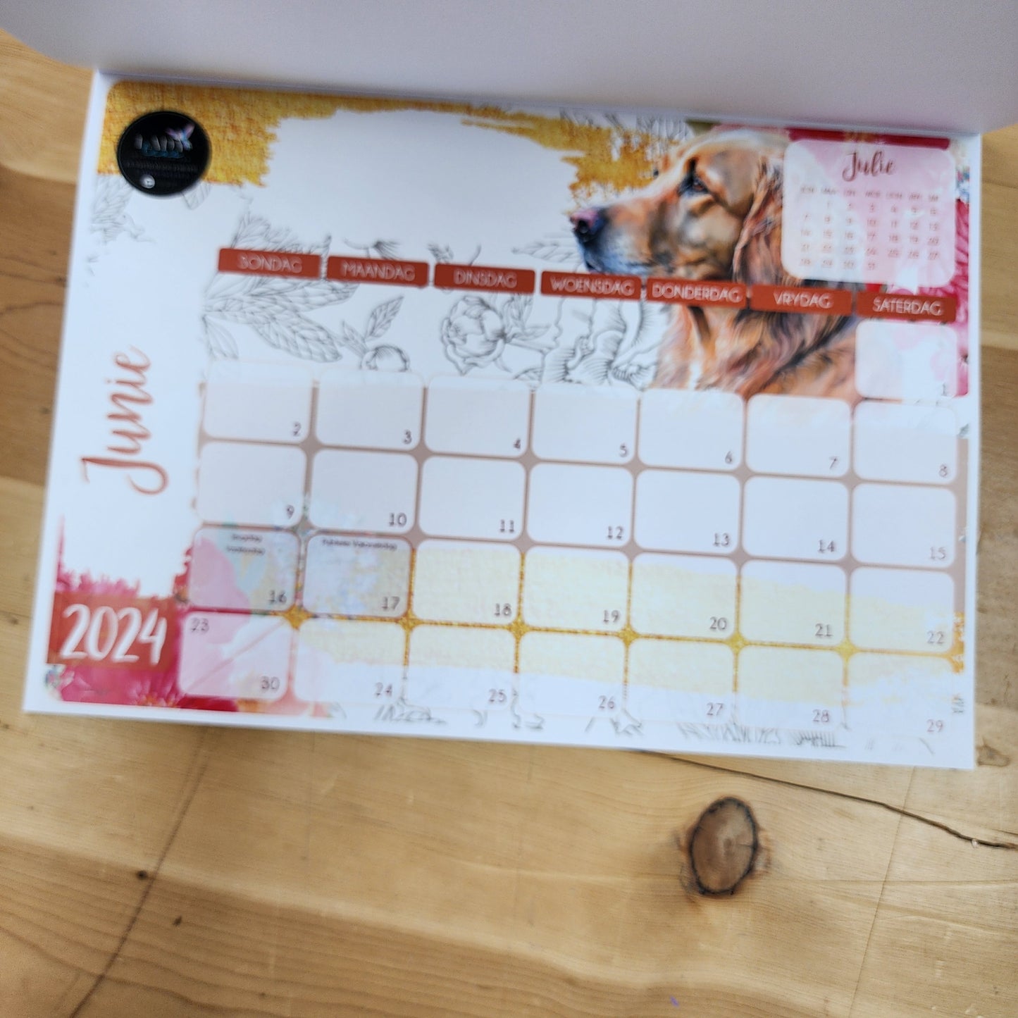 FLORAL LABRADOR DESKPAD