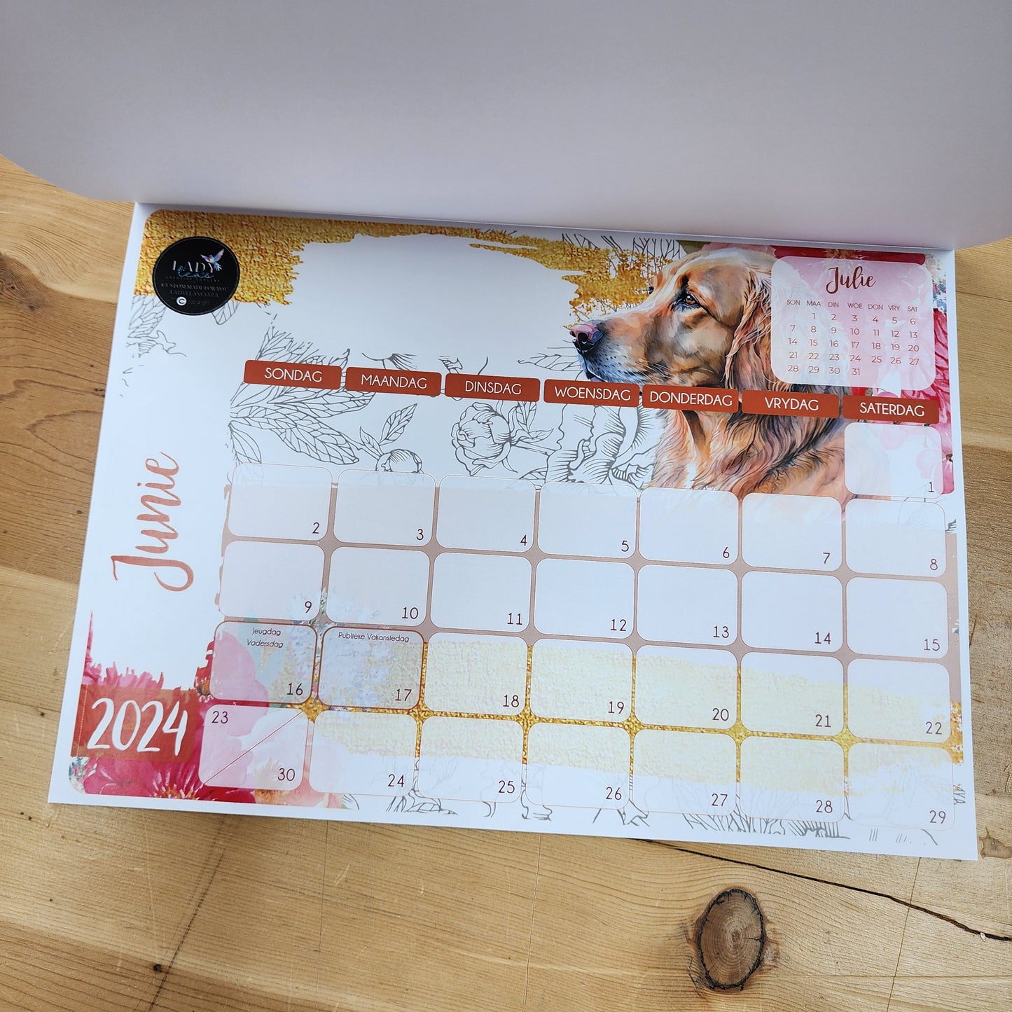 FLORAL LABRADOR DESKPAD