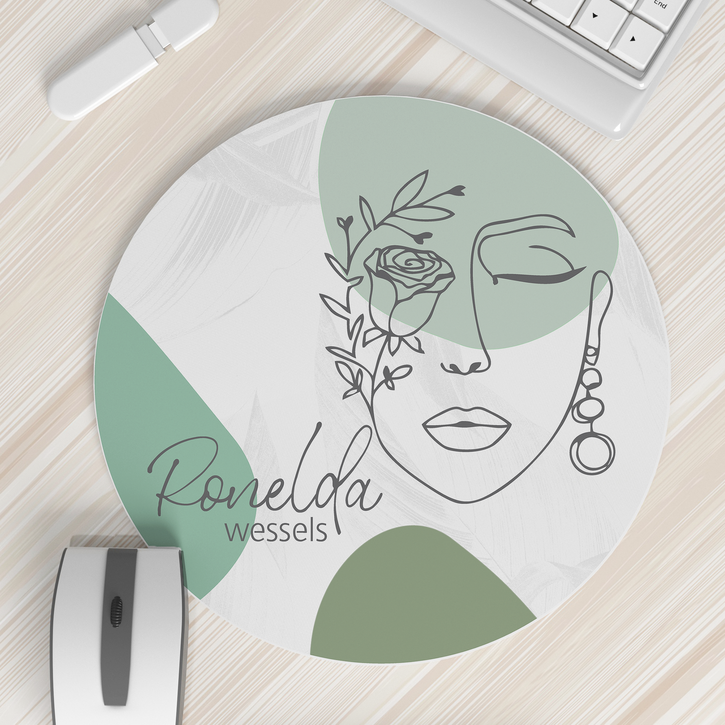 LADY OLIVE MOUSEPAD