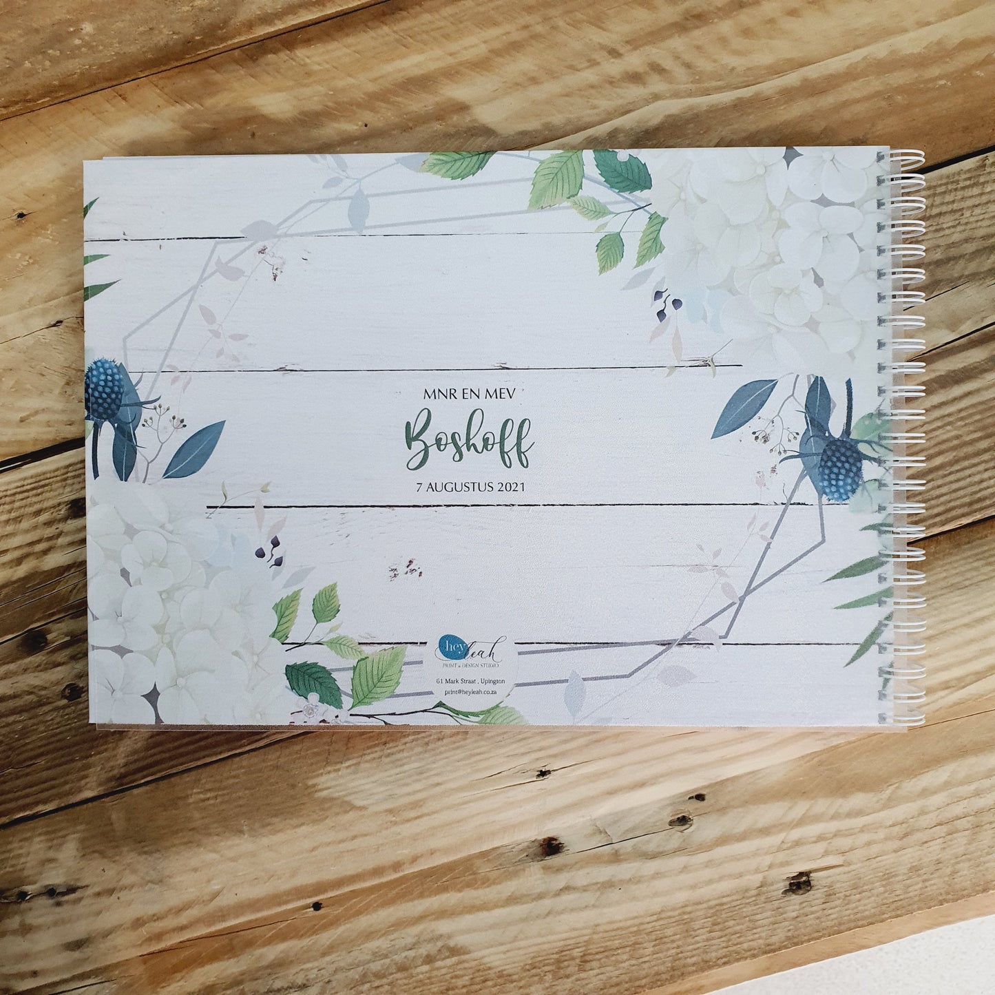 WHITE WOODEN FLOWER WEDDING GUESTBOOK