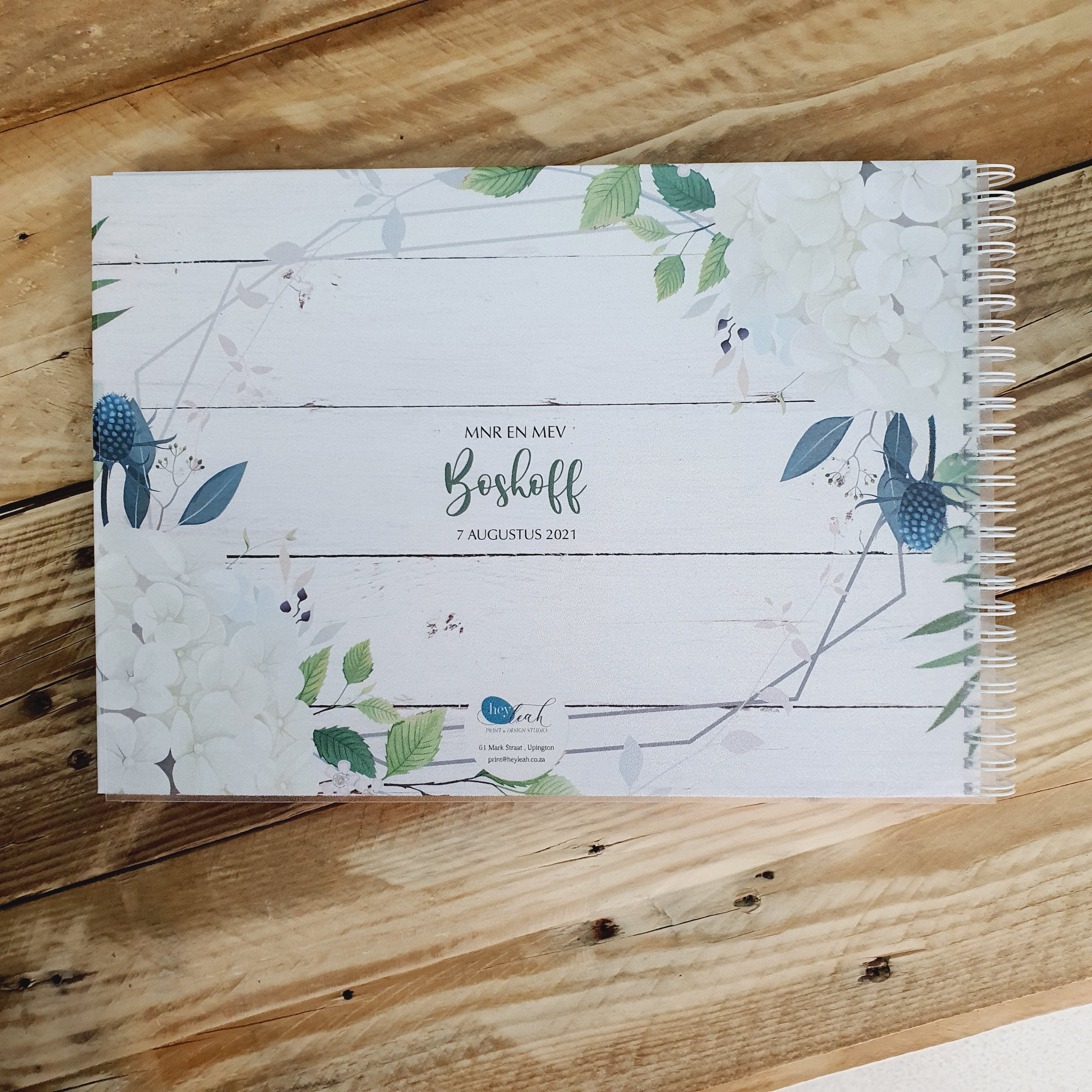 WHITE WOODEN FLOWER WEDDING GUESTBOOK